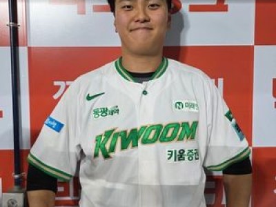 김건희 데뷔 첫 만루홈런으로 팀 승리 이끌어